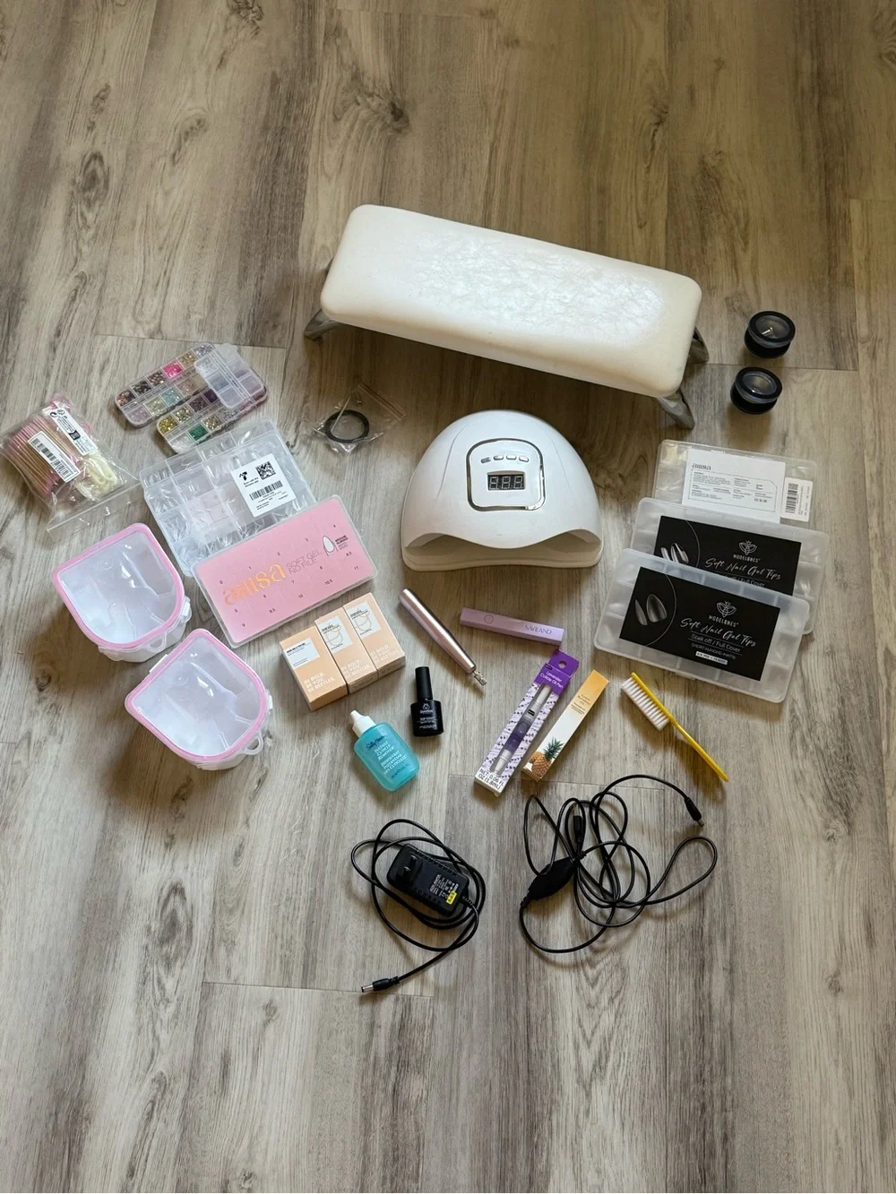 Nail Care Kit with White LED Lamp and Pink Accessories